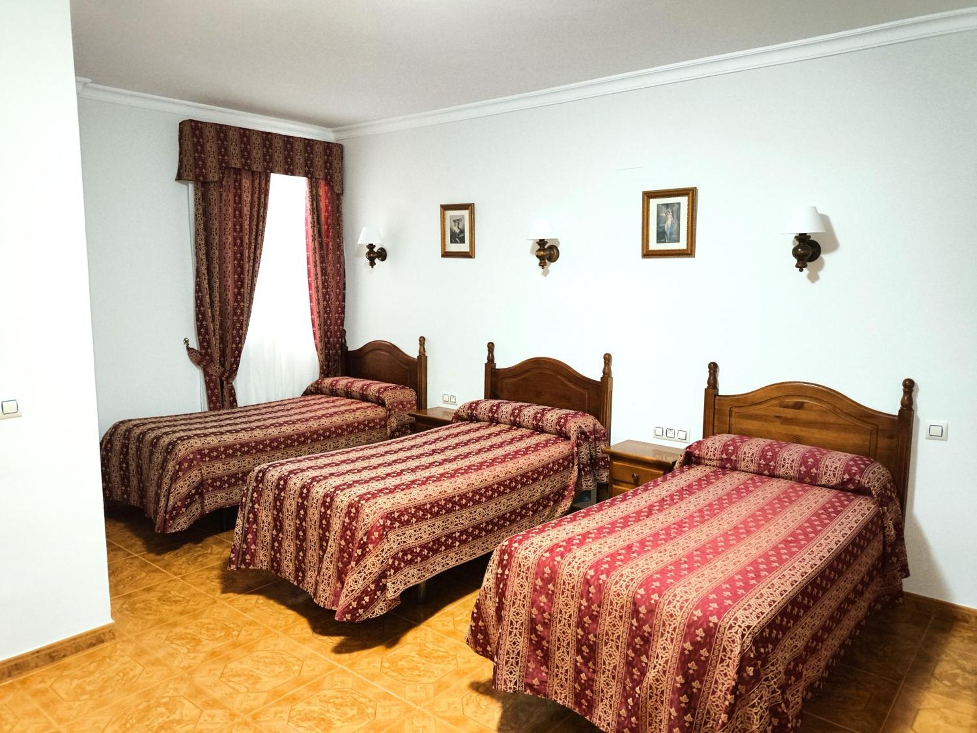 Hostal Bellido Montilla Buitenkant foto