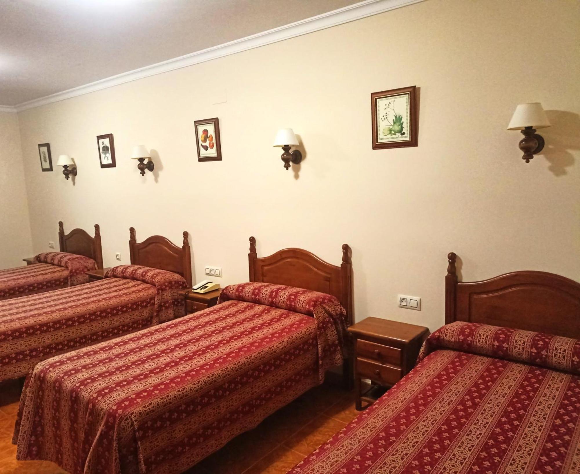 Hostal Bellido Montilla Buitenkant foto