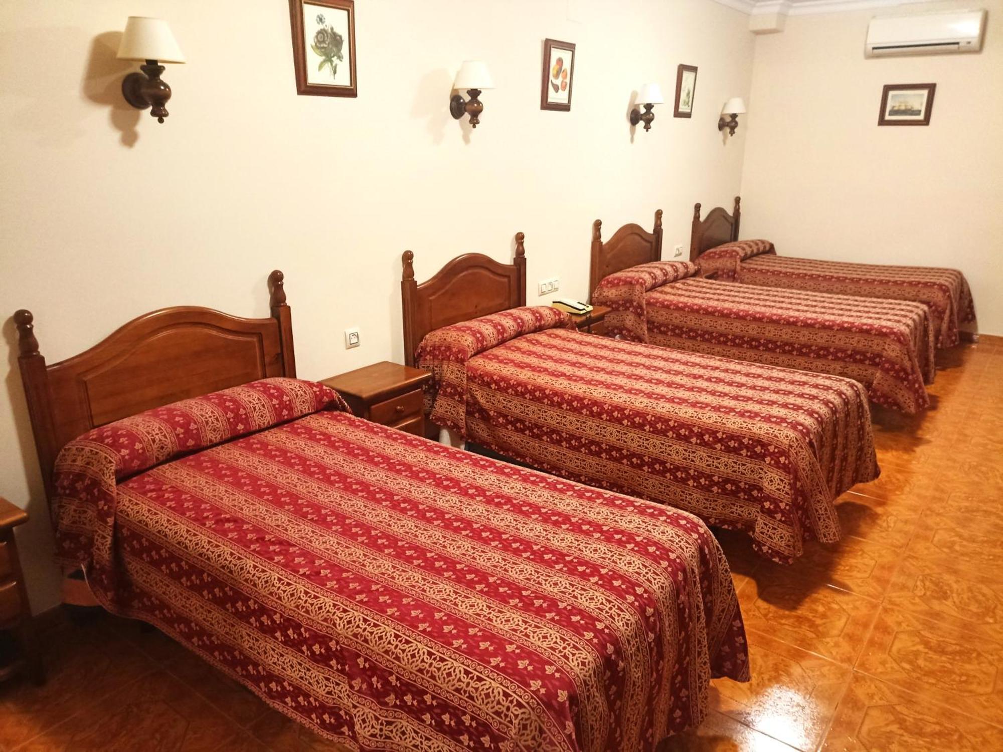 Hostal Bellido Montilla Buitenkant foto