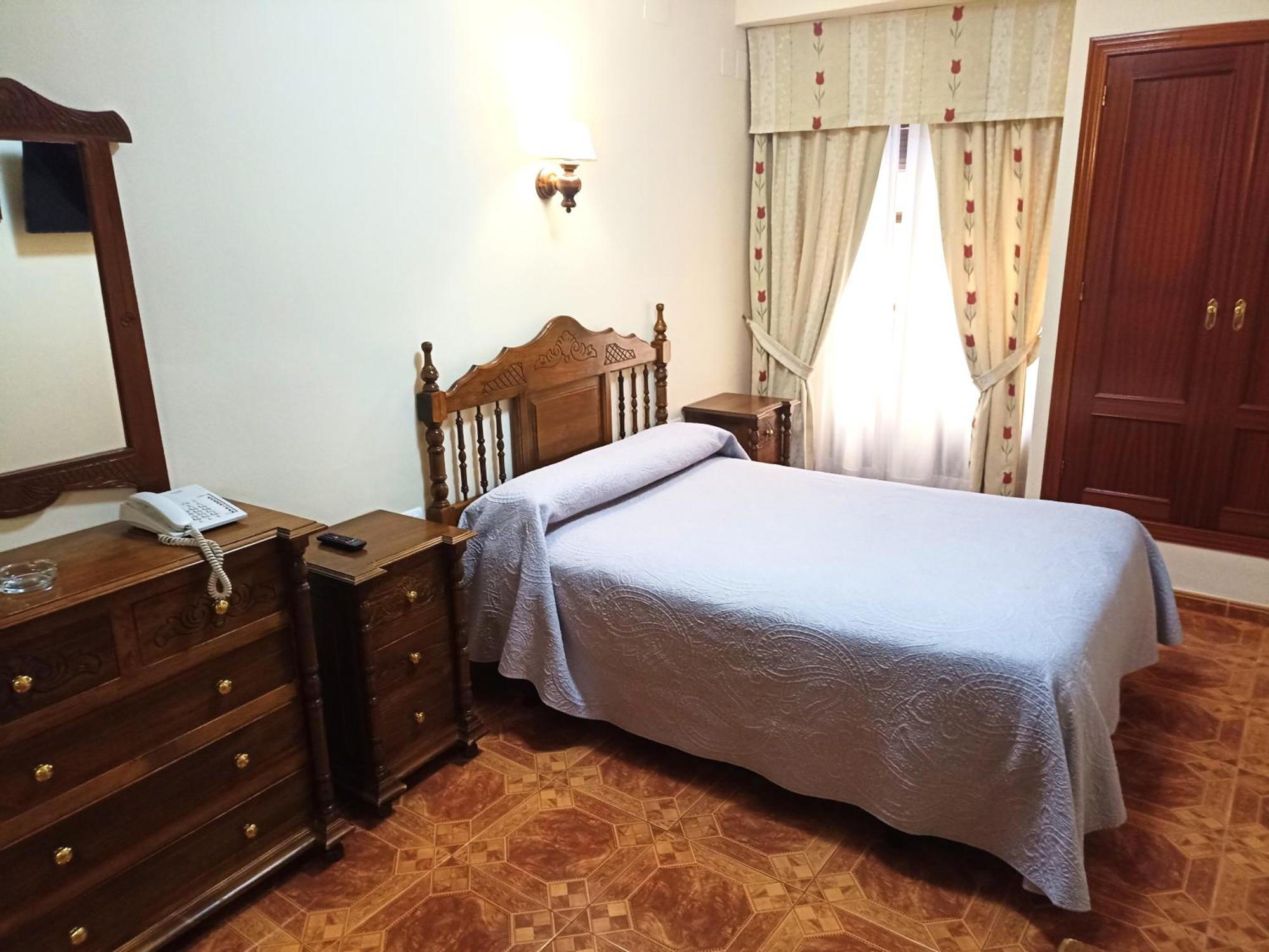 Hostal Bellido Montilla Buitenkant foto