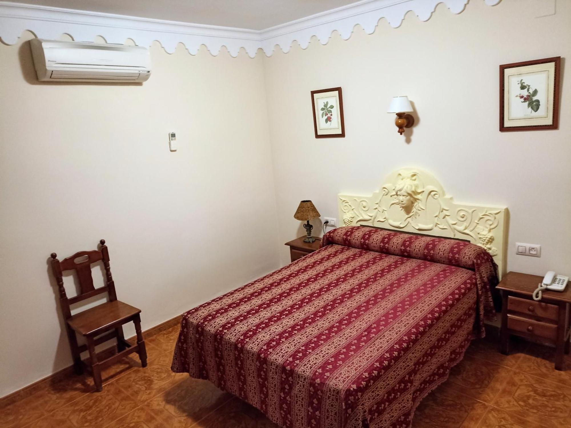 Hostal Bellido Montilla Buitenkant foto