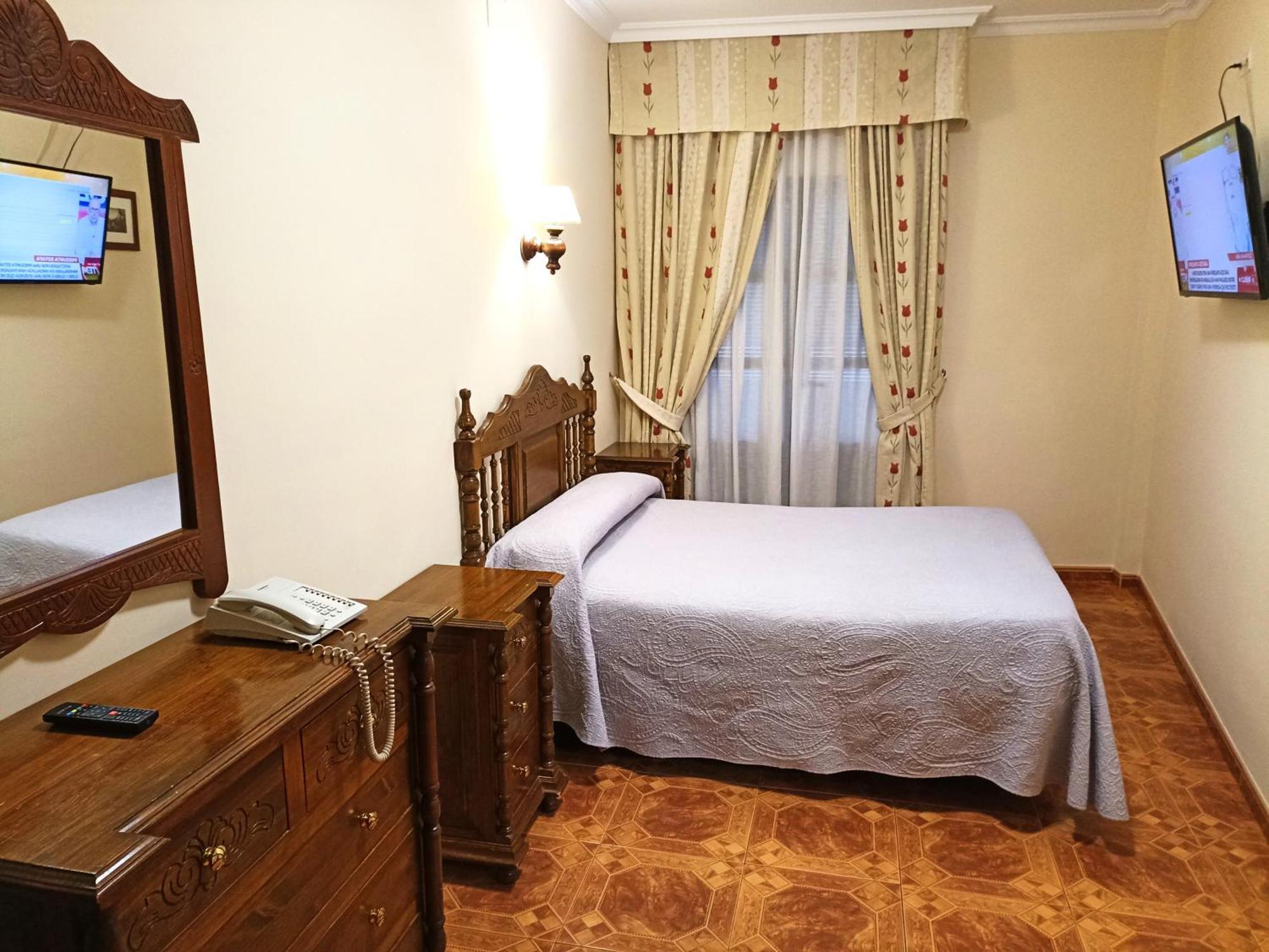 Hostal Bellido Montilla Buitenkant foto