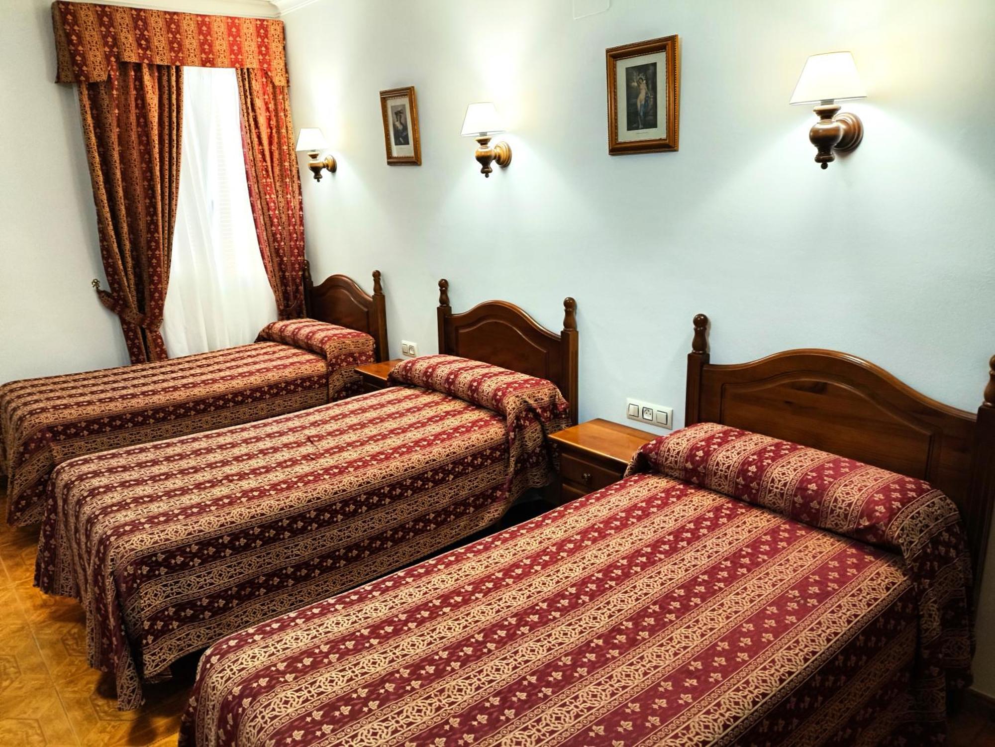 Hostal Bellido Montilla Buitenkant foto